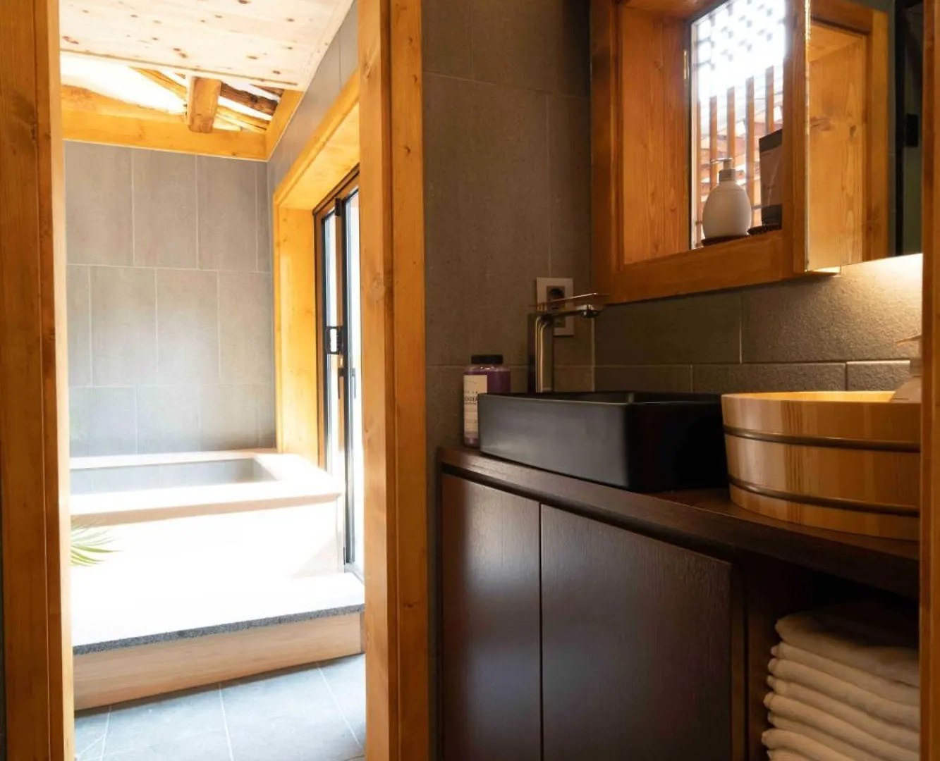 Maison Sunlit Seoul Villa